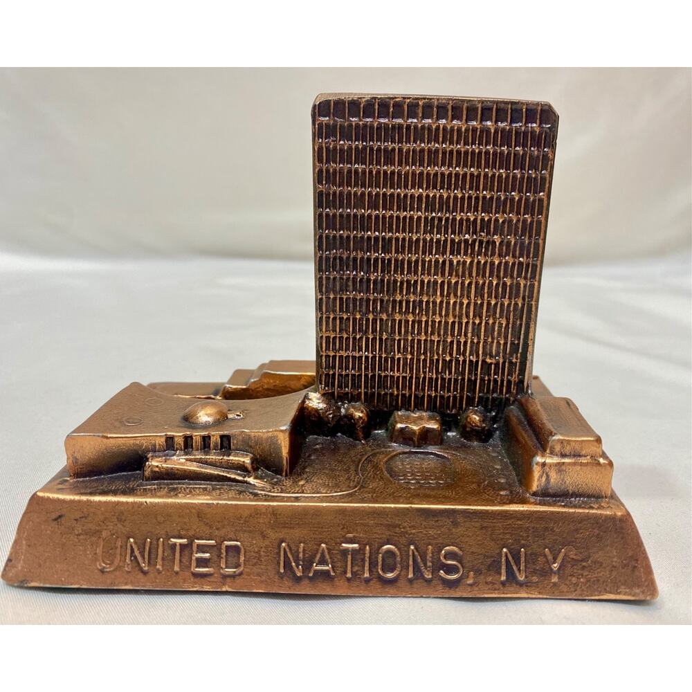 Vintage UNITED NATIONS N.Y. Miniature | Bronze Metal UN Building Statue USA